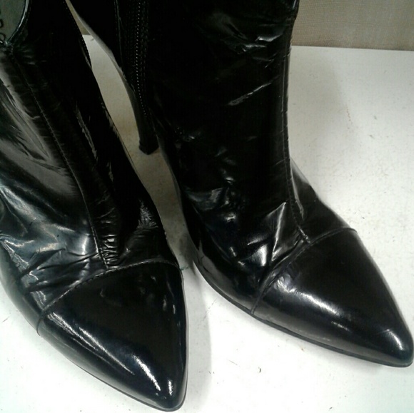 BCBG Pointed Toe Booties EUC - Picture 2 of 6